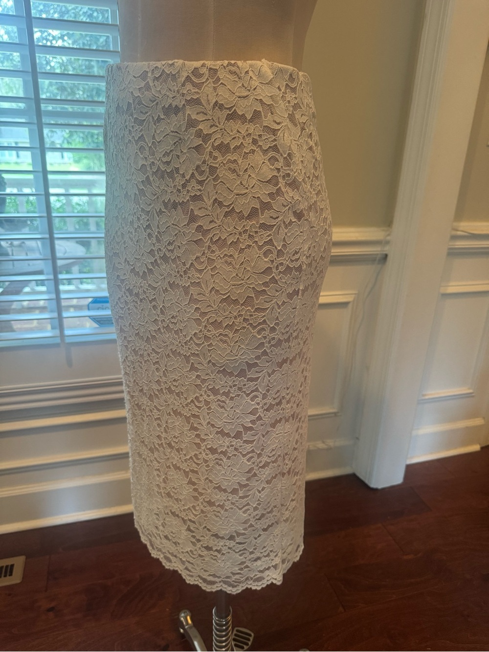 Skies Are Blue Ivory Lace Pencil Skirt